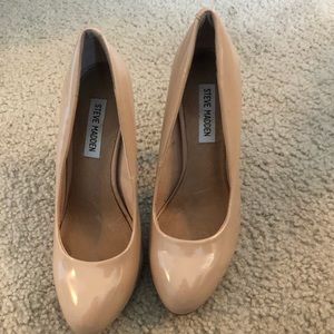 Steve Madden nude pumps